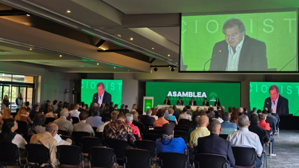 Gilinski pidió autorización para operaciones y transacciones de Nutresa por hasta US$5.000 millones ($18,4 billones) Asamblea Grupo Nutresa 2026