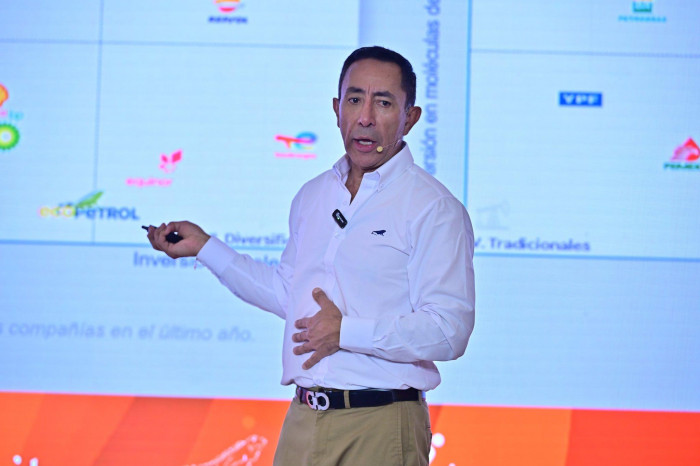 Ricardo Roa responde a sanción del CNE por pasar los topes de campaña; pide actuación del juez Ricardo Roa responde a sanción del CNE por pasar los topes de campaña; pide actuación del juez