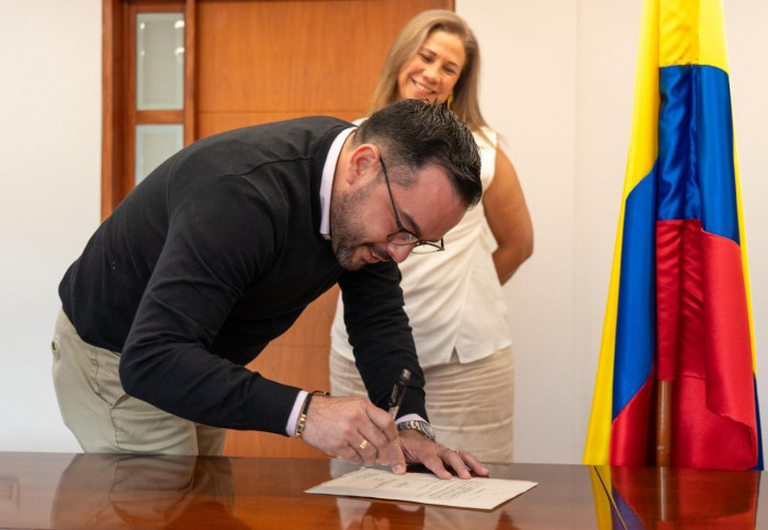 Ángela Álvarez se convirtió en la quinta comisionada de la CREG; asumió el 2 de enero de 2026 Ángela Álvarez se convirtió en la quinta comisionada de la CREG; asumió el 2 de enero de 2026