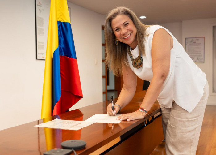 Ángela Álvarez se convirtió en la quinta comisionada de la CREG; asumió el 2 de enero de 2026 Ángela Álvarez se convirtió en la quinta comisionada de la CREG; asumió el 2 de enero de 2026